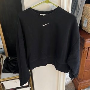 Size small nike crew neck